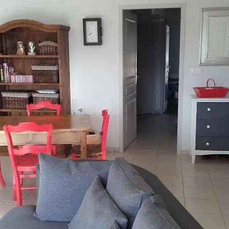Apartment 2 Pers, La Montagne En Ville, Avec Garage Oloron-Sainte-Marie